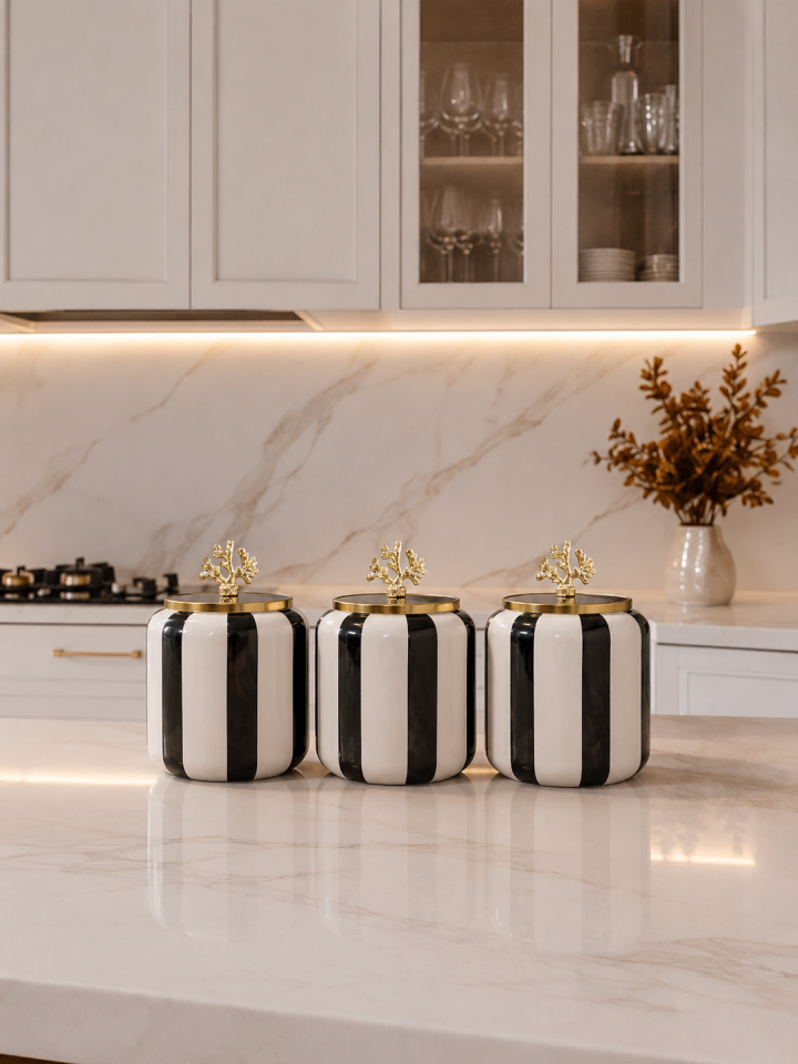 Kahve Köşesi - 1.4 L Siyah Dik Çizgi Baharatlık Gold